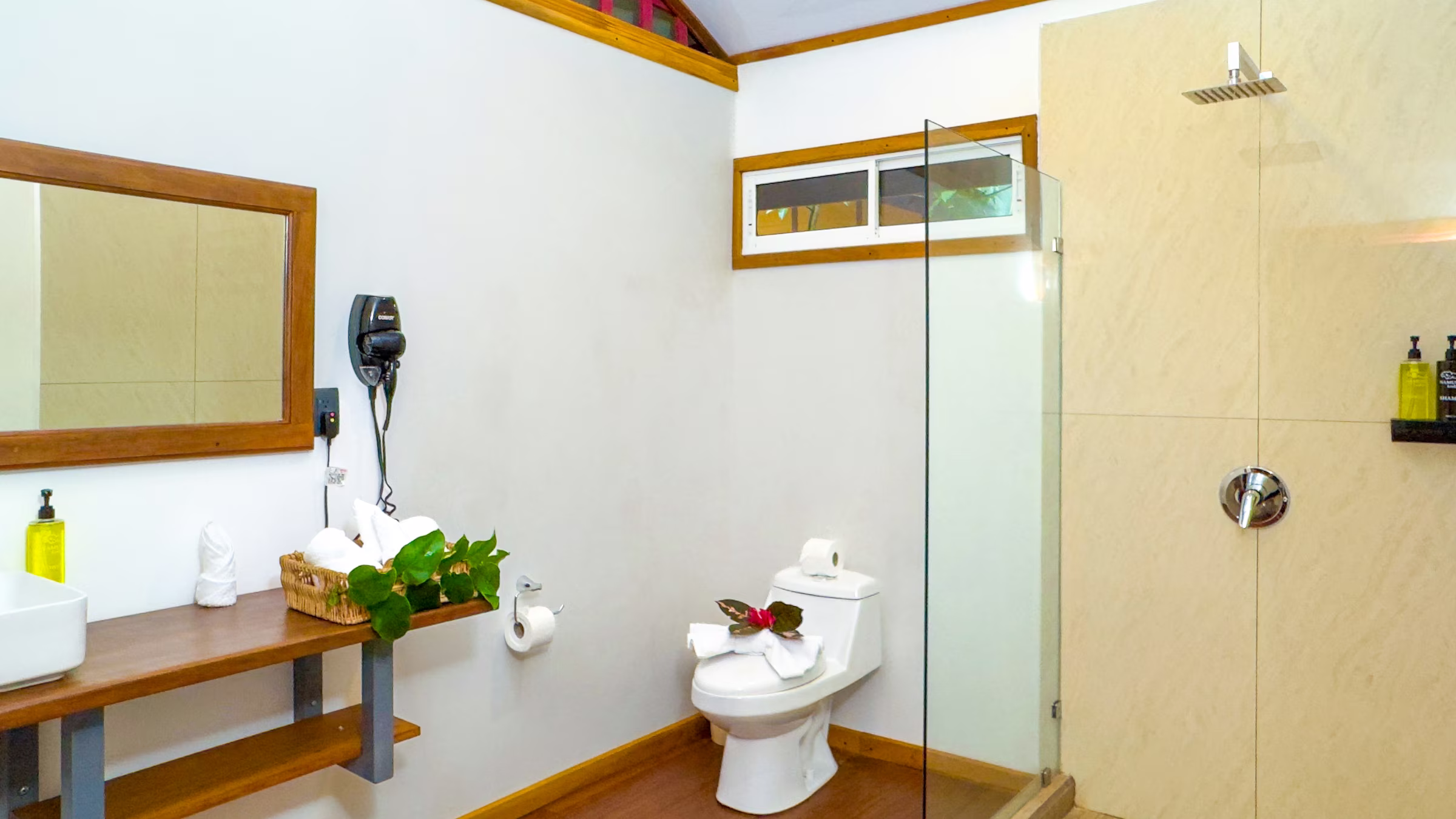 Bungalow Master Suite — photo 9
