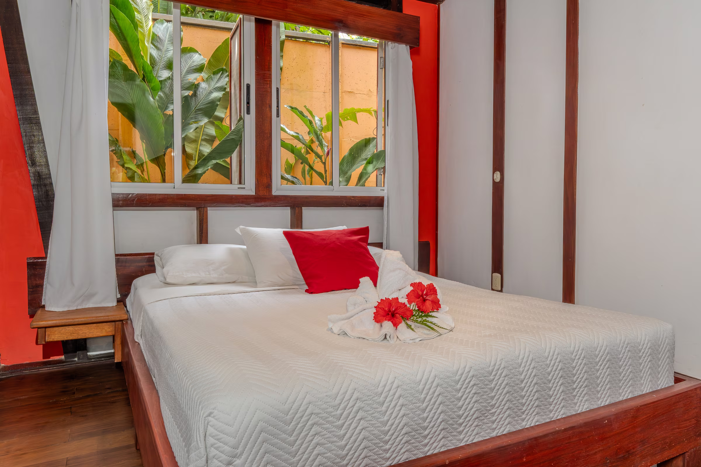 Bungalow Master Suite — photo 4