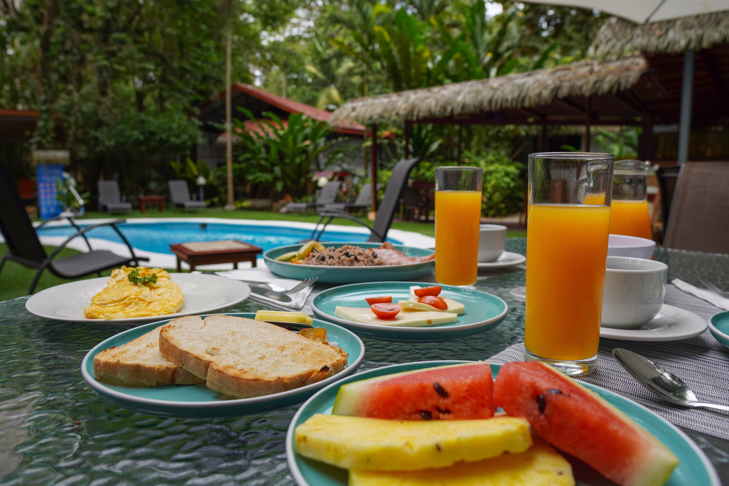 Complimentary breakfast on the terrace at Namuwoki Lodge